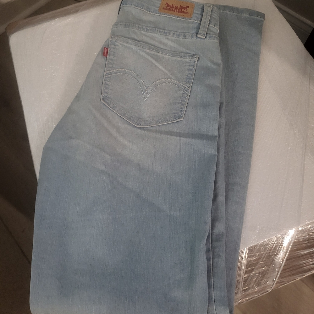 Levi's - Picture 5 of 5